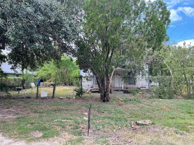 420 4th St, Rosenberg, TX 77471 - view of yard featuring fence