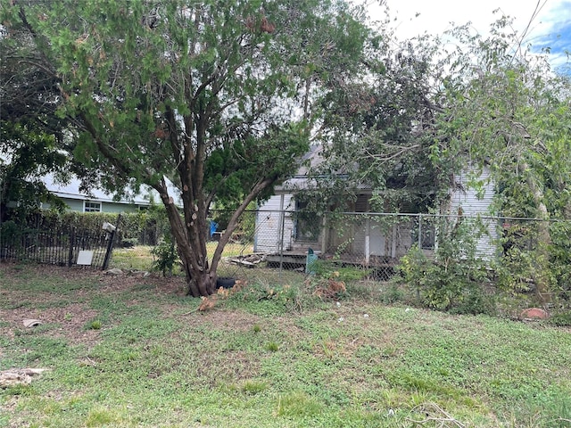 420 4th St, Rosenberg, TX 77471 - view of yard featuring fence