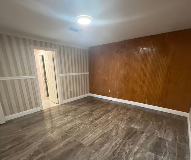 3811 Empress Ln, Richmond, TX 77406 - empty room featuring wallpapered walls