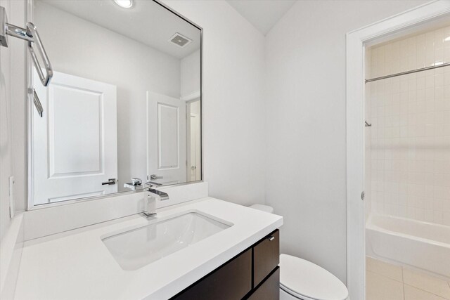 1505 Missouri St, Houston, TX 77006 - full bathroom with toilet, vanity, and bathtub / shower combination