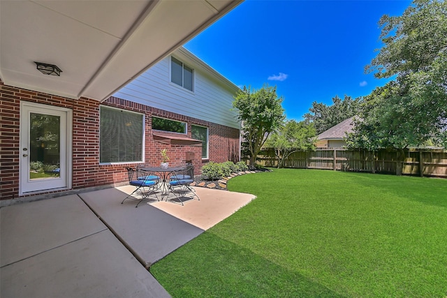 2833 Everett Dr, Friendswood, TX 77546 - view of yard featuring a patio