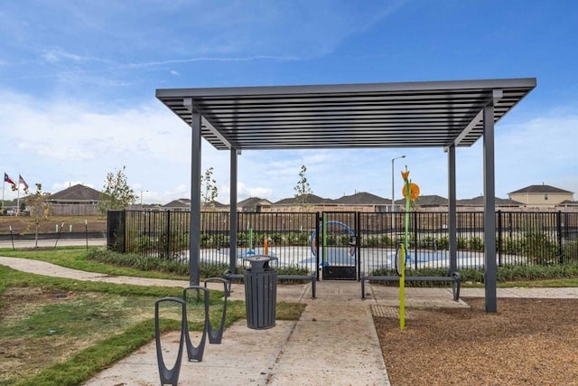 1078 Lasso Ct, Alvin, TX 77511 - view of property's community featuring fence