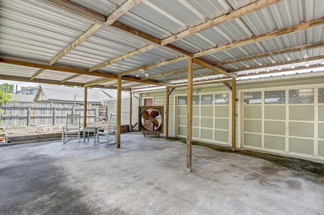 1316 Harvard St, Houston, TX 77008 - garage featuring fence
