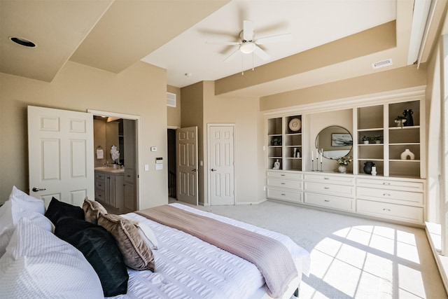 701 Asbury St, Houston, TX 77007 - carpeted bedroom featuring a ceiling fan