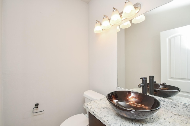 4915 Market St, Houston, TX 77020 - bathroom with vanity and toilet