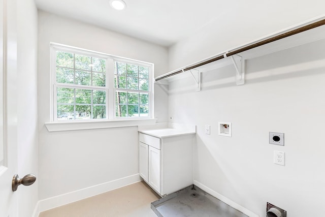 15786 Hickory, Montgomery, TX 77356 - laundry area featuring electric dryer hookup, baseboards, and washer hookup