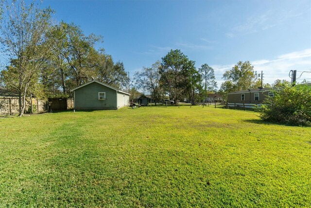3824 Tower Rd, Santa Fe, TX 77517 - view of yard
