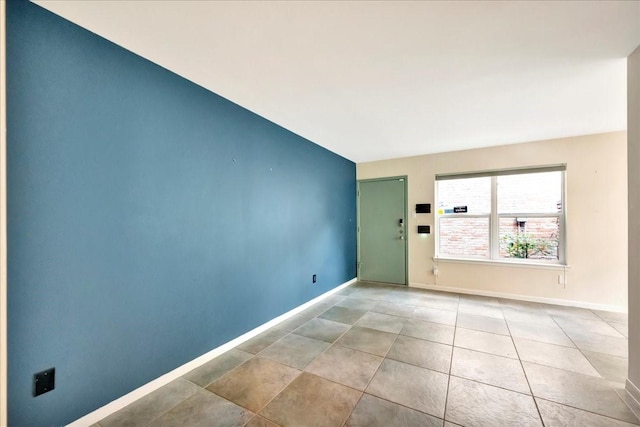 411 Westmoreland St Unit 1, Houston, TX 77006 - unfurnished room with baseboards
