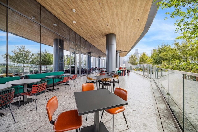 1711 Allen Pkwy Unit 2702, Houston, TX 77019 - view of patio
