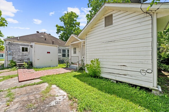 1922 Des Jardines St, Houston, TX 77023 - view of rear view of property