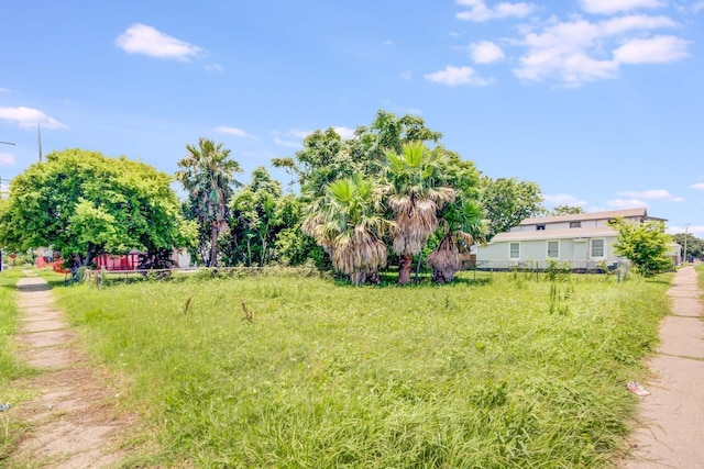 701 39th St, Galveston, TX 77550 - view of yard