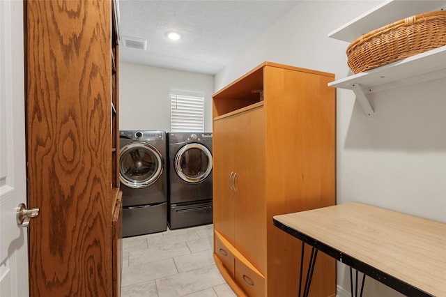 3314 Bastian Rd, Dickinson, TX 77539 - laundry area featuring washing machine and dryer