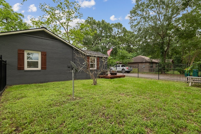 507 Silverdale Dr, Conroe, TX 77301 - view of yard featuring a deck