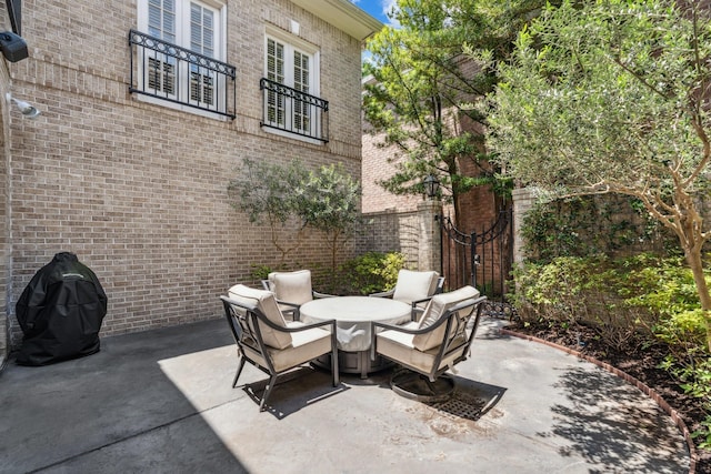 311 Indian Byu, Houston, TX 77057 - view of patio with outdoor dining space