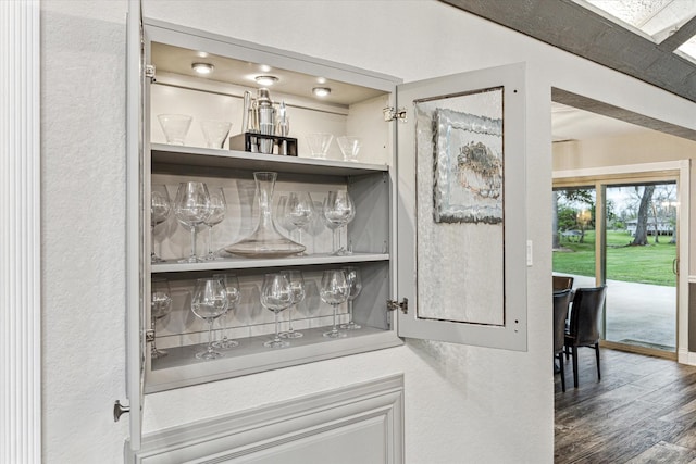 20316 County Road 510b, Brazoria, TX 77422 - detailed view of wood finished floors and a textured wall