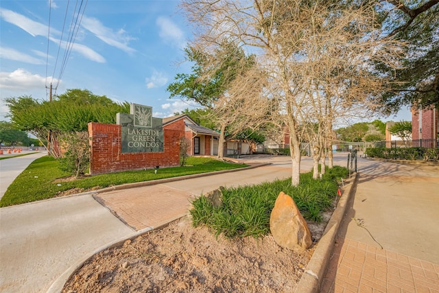 2211 S Kirkwood Rd Unit 19, Houston, TX 77077 - community / neighborhood sign featuring fence