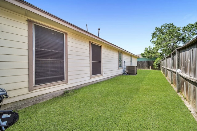 15153 Grassington Dr, Channelview, TX 77530 - view of yard featuring cooling unit