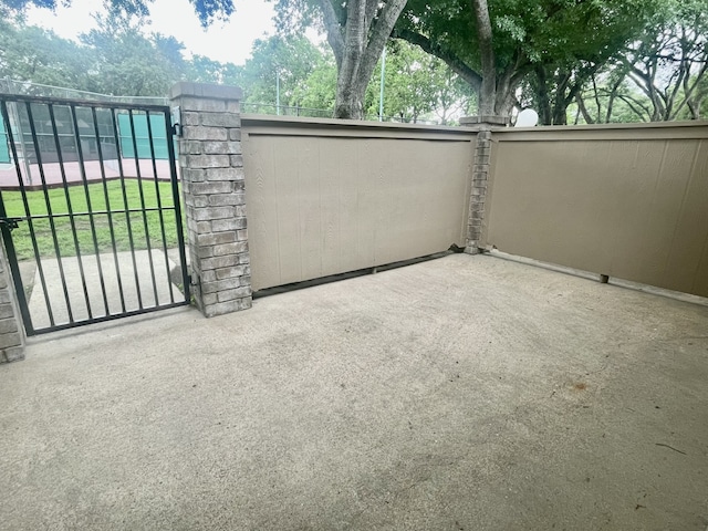 2711 Grants Lake Blvd Unit 203, Sugar Land, TX 77479 - view of gate
