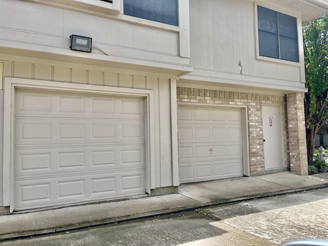 2711 Grants Lake Blvd Unit 203, Sugar Land, TX 77479 - view of garage