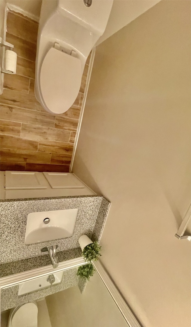 2711 Grants Lake Blvd Unit 203, Sugar Land, TX 77479 - bathroom with toilet