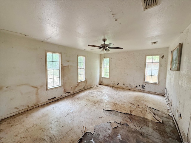 40736 Jozwiak Ln, Hempstead, TX 77445 - spare room with ceiling fan and a textured ceiling