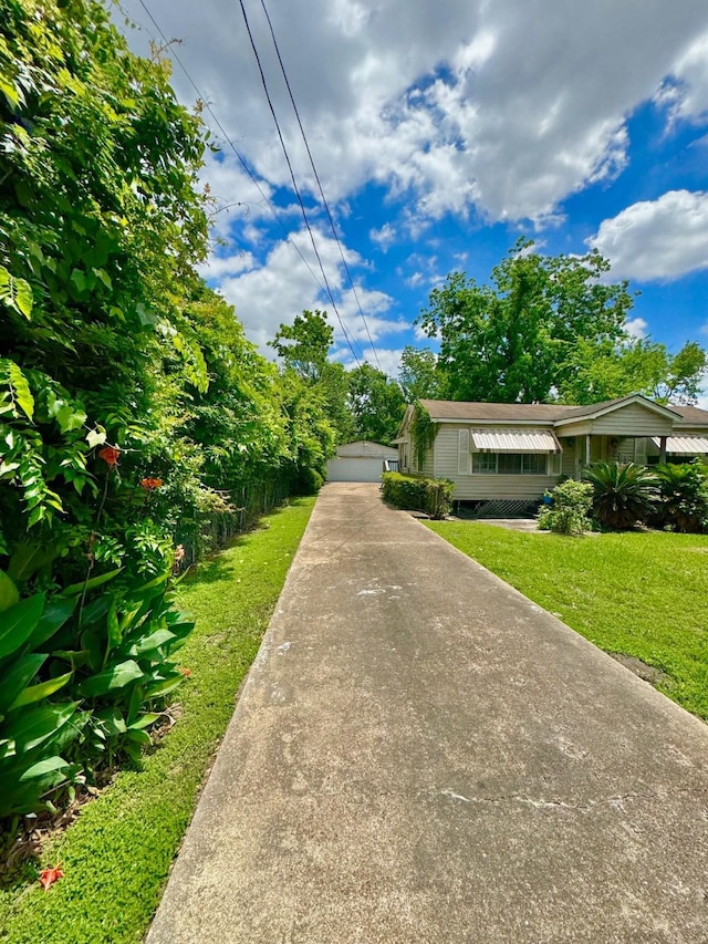 view of concrete driveway