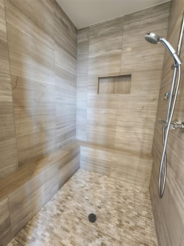 3308 Cardinal Crest Ln, Houston, TX 77080 - bathroom with tiled shower