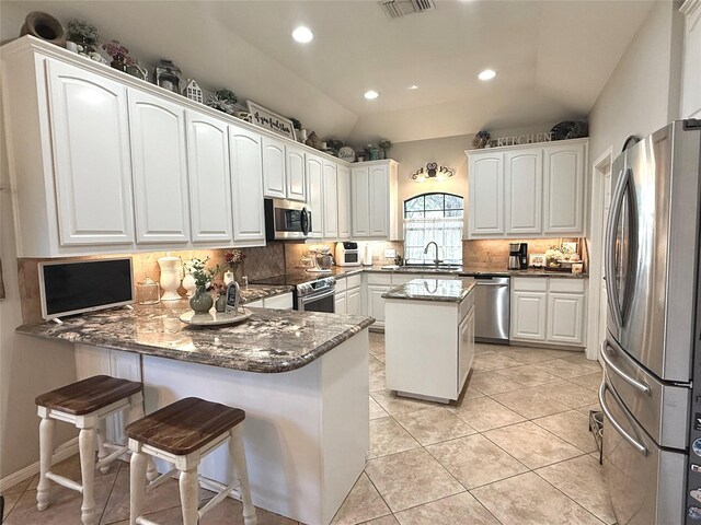 1210 Meadow Creek Dr, El Campo, TX 77437 - photo 7
