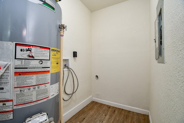 1915 Springrock Ln, Houston, TX 77080 - utility room featuring water heater