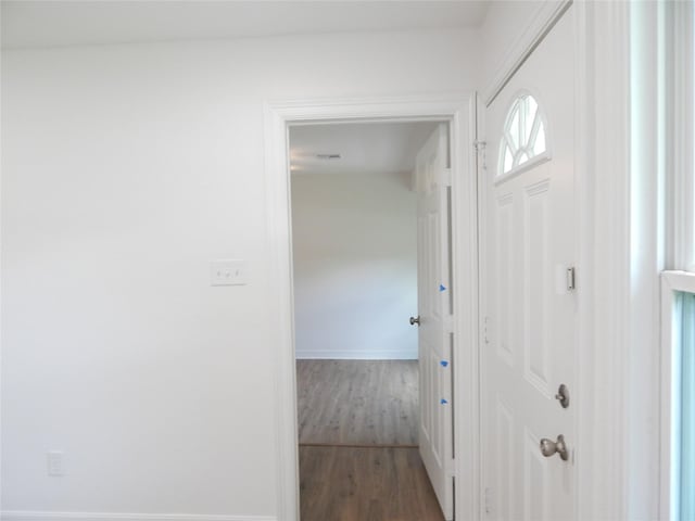 846 Magnolia St, Lake Jackson, TX 77566 - hall with wood finished floors and baseboards