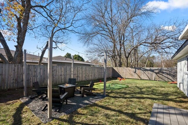 3814 Seabrook St, Houston, TX 77021 - view of yard featuring a fire pit