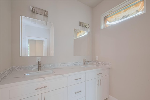 7207 Force St, Houston, TX 77020 - bathroom featuring double vanity