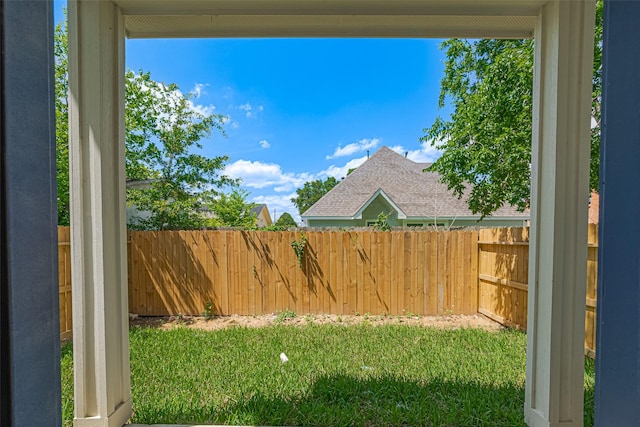 7207 Force St, Houston, TX 77020 - view of yard with fence