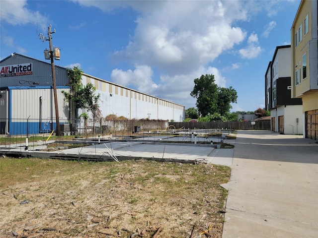 304 W Hamilton St, Houston, TX 77076