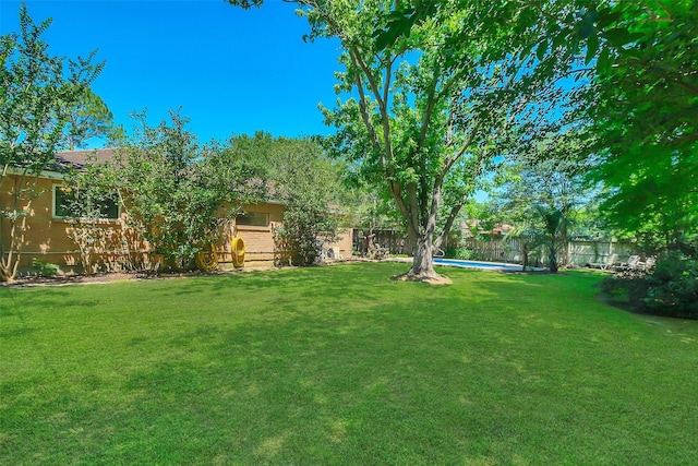 2810 Cottonwood Dr, Katy, TX 77493 - view of yard