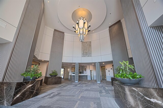 5005 Hidalgo St Unit 410, Houston, TX 77056 - common area featuring a high ceiling