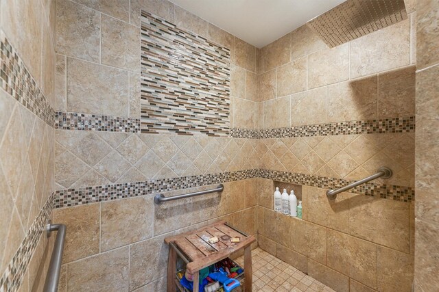 4701 County Road 747a, Brazoria, TX 77422 - bathroom featuring tiled shower