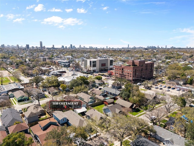 1118 W Cottage St, Houston, TX 77009 - aerial view of property and surrounding area featuring a skyline view