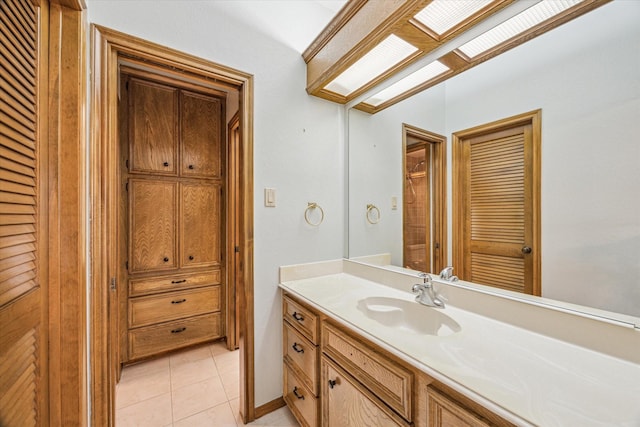 15706 Pinewood Cove Dr, Houston, TX 77062 - full bath featuring tile patterned flooring, vanity, and a closet