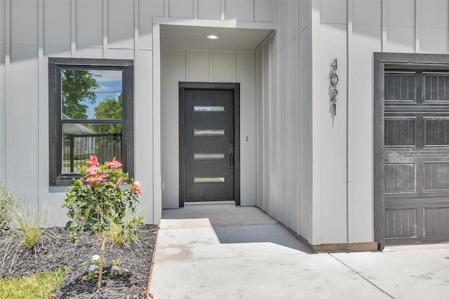 4021 King St, Houston, TX 77026 - view of exterior entry with board and batten siding