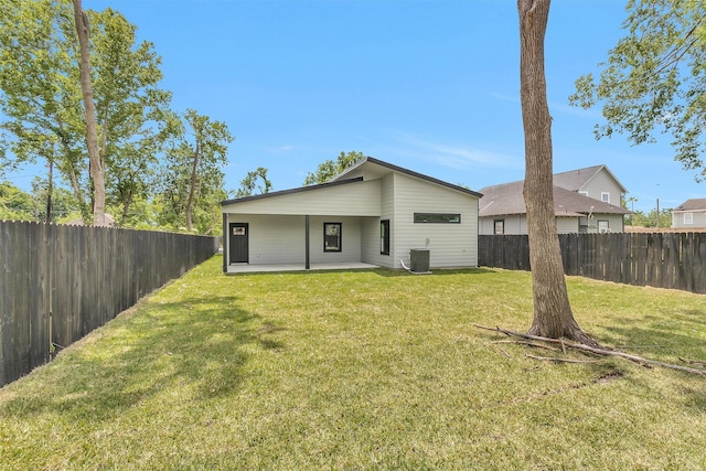 4021 King St, Houston, TX 77026 - rear view of property featuring a patio area and central air condition unit