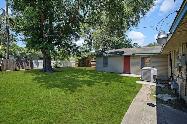 8527 Brower St, Houston, TX 77017 - view of yard featuring central AC