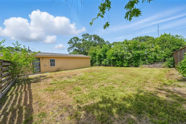 3615 Seabrook St, Houston, TX 77021 - view of yard