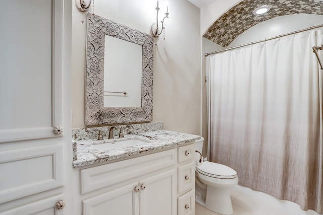 6206 Terwilliger Way, Houston, TX 77057 - bathroom with toilet, vanity, tile patterned flooring, and a shower with curtain