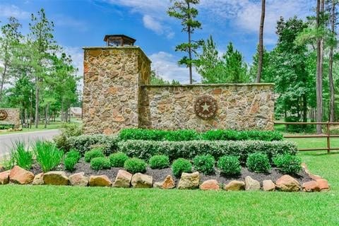 7-23-70 Sky Oak Ln, Huntsville, TX 77340