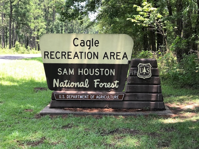 7-23-70 Sky Oak Ln, Huntsville, TX 77340