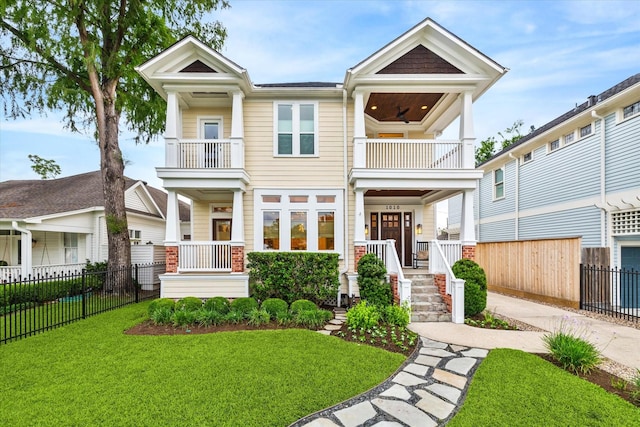 1010 Cortlandt St, Houston, TX 77008 - view of front facade featuring a balcony and covered porch