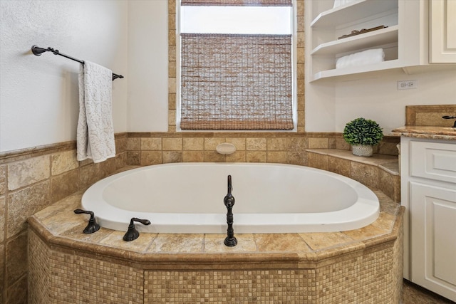 1010 Cortlandt St, Houston, TX 77008 - full bath with a bath and vanity