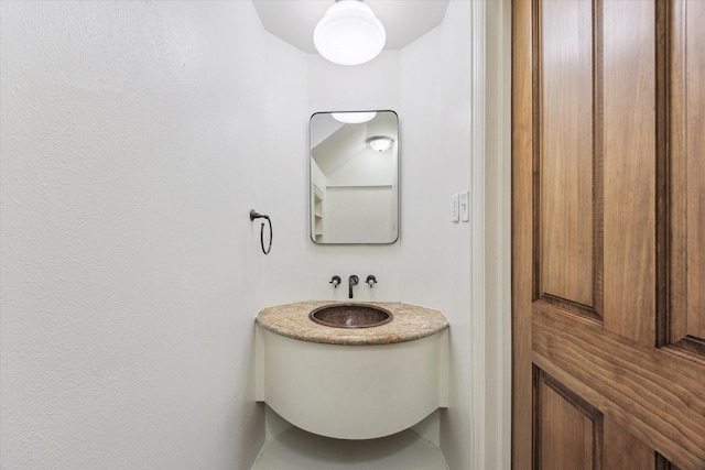 1010 Cortlandt St, Houston, TX 77008 - bathroom with a sink