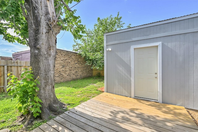 6334 Cambridge Glen Ln, Houston, TX 77035 - deck featuring an outdoor structure